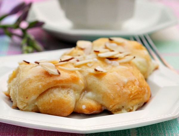 Lemon Cream Cheese Crescent Ring