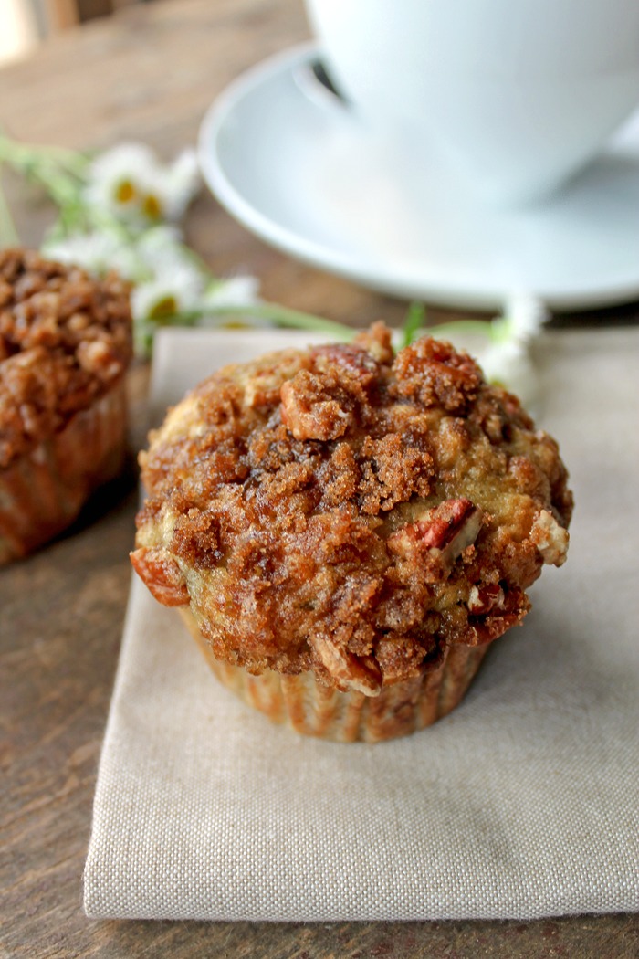 Banana Muffins with Crumb Topping