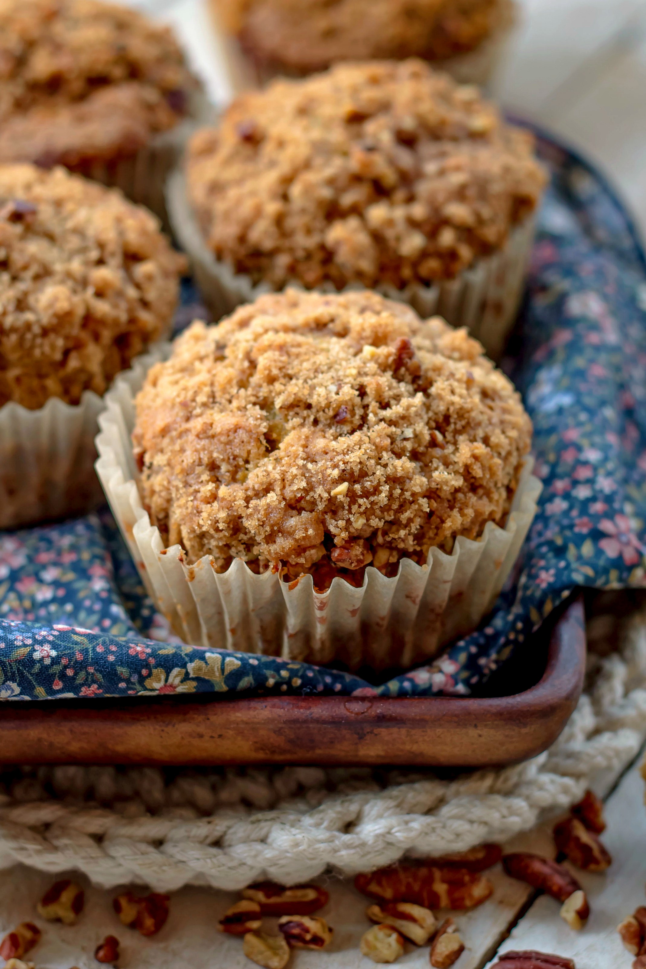 Banana Muffins with Crumb Topping - Bunny's Warm Oven