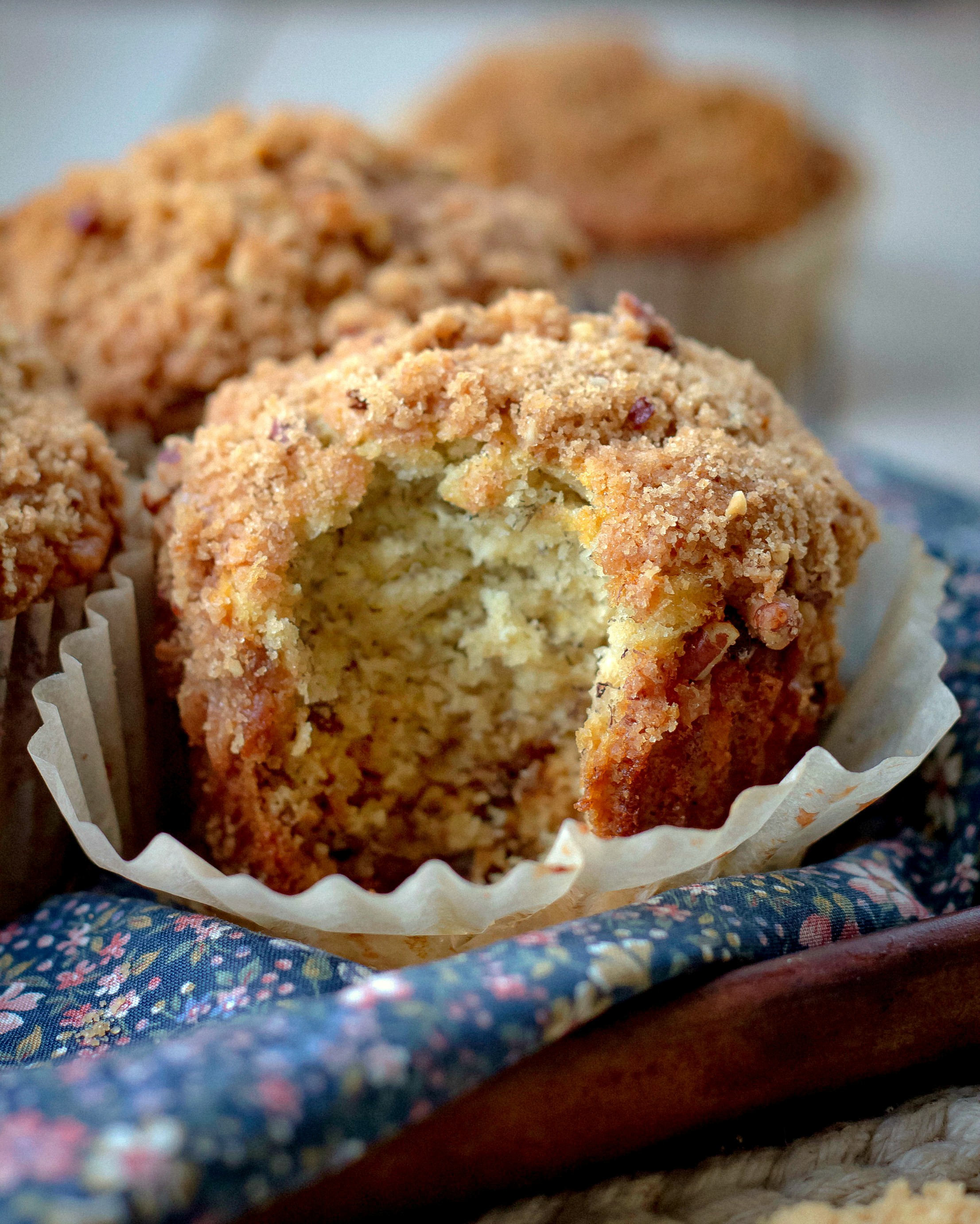 Banana Muffins with Crumb Topping Bunny's Warm Oven