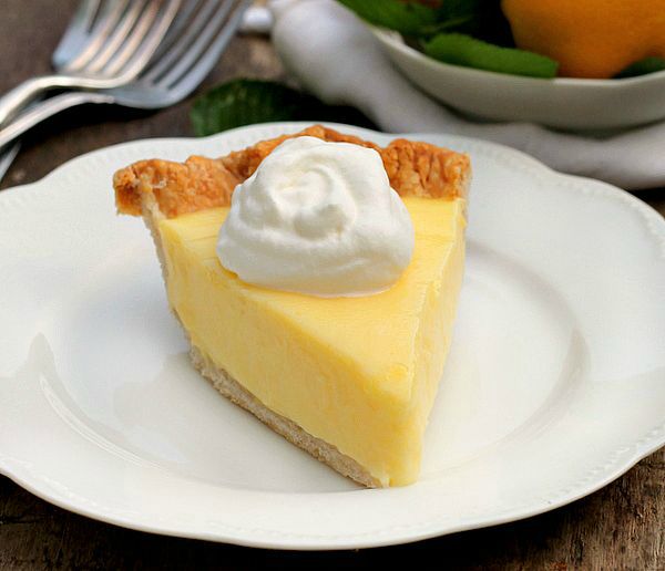 Sour cream Lemon Pie