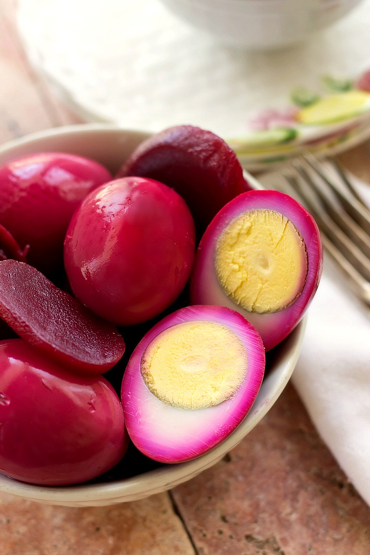 Red Beet Eggs (Pickled Eggs) - Bunny's Warm Oven