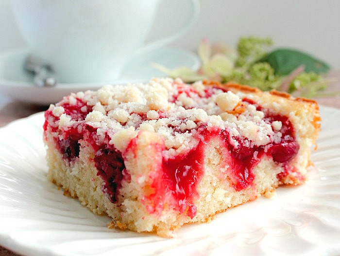 Cherry Coffee cake with Crumb Topping